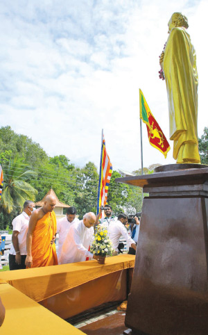 A ceremony to commemorate the 159th birth anniversary of the late Anagarika Dharmapala, was held yesterday (17) at the Mahabodhi Agrashrawaka Maha Viharaya, Maradana, with the participation of Prime Minister Dinesh Gunewardene. President of the Mahabodhi Society and Chief Sanghanayaka of Japan Ven. Banagala Upatissa Thera also participated.