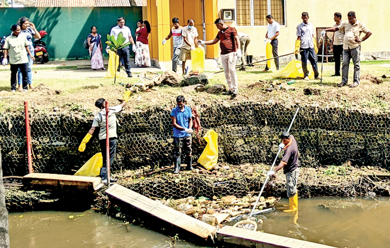 Cleaning the Mawakada Canal