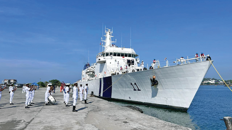 Indian Coast Guard ships visit Galle and Colombo - Sunday Observer