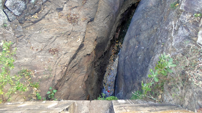 The rock cut sluice