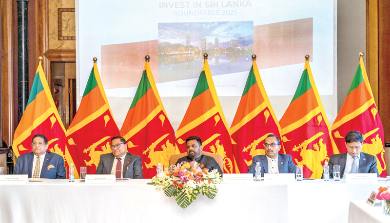 The President along with Ministers Vijitha Herath and Bimal Rathnayake at the ‘Investment Forum’ jointly organised by Chinese State and private enterprises