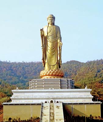 The Virocana Buddha statue erected by Emperor Wu Zetian